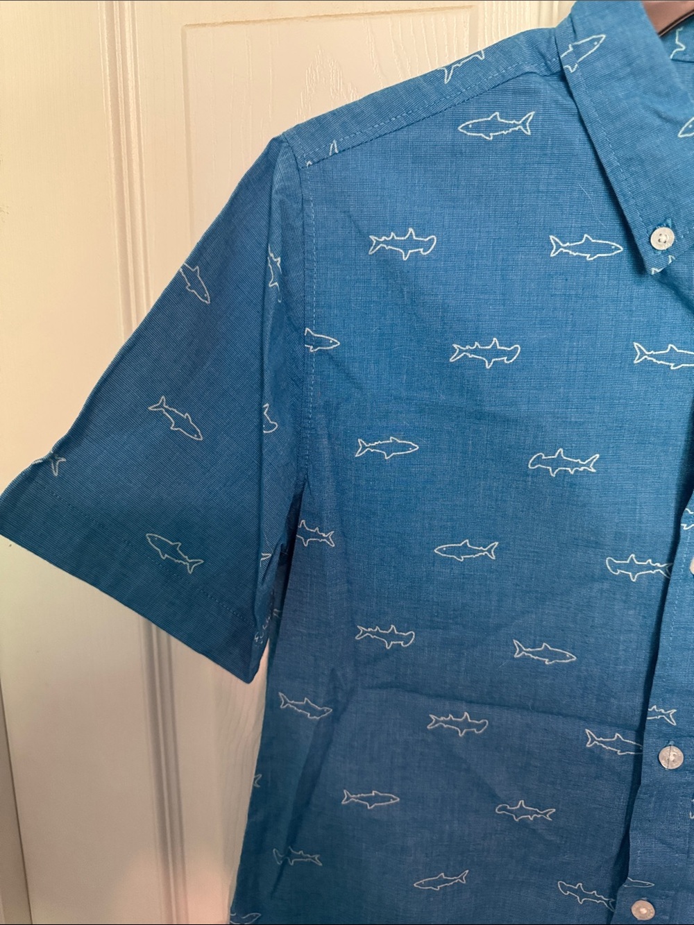 EUC Old Navy Boys Short-Sleeve Shark-Print Button-Down Shirt - Picture 3 of 6